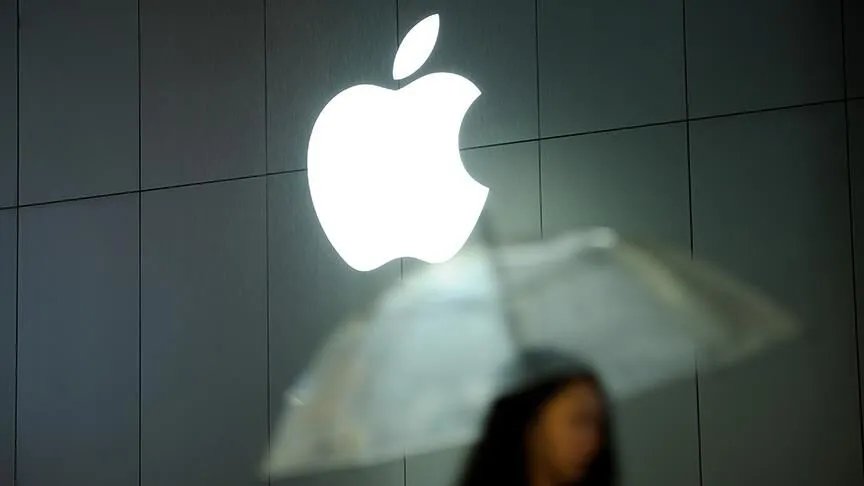 Apple dünyanın en değerli şirketi oldu!