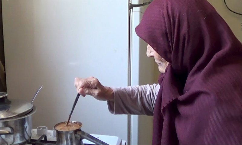Biri 100 diğeri 103 yaşında… Her gün yiyorlar, doktora ihtiyaç duymuyorlar