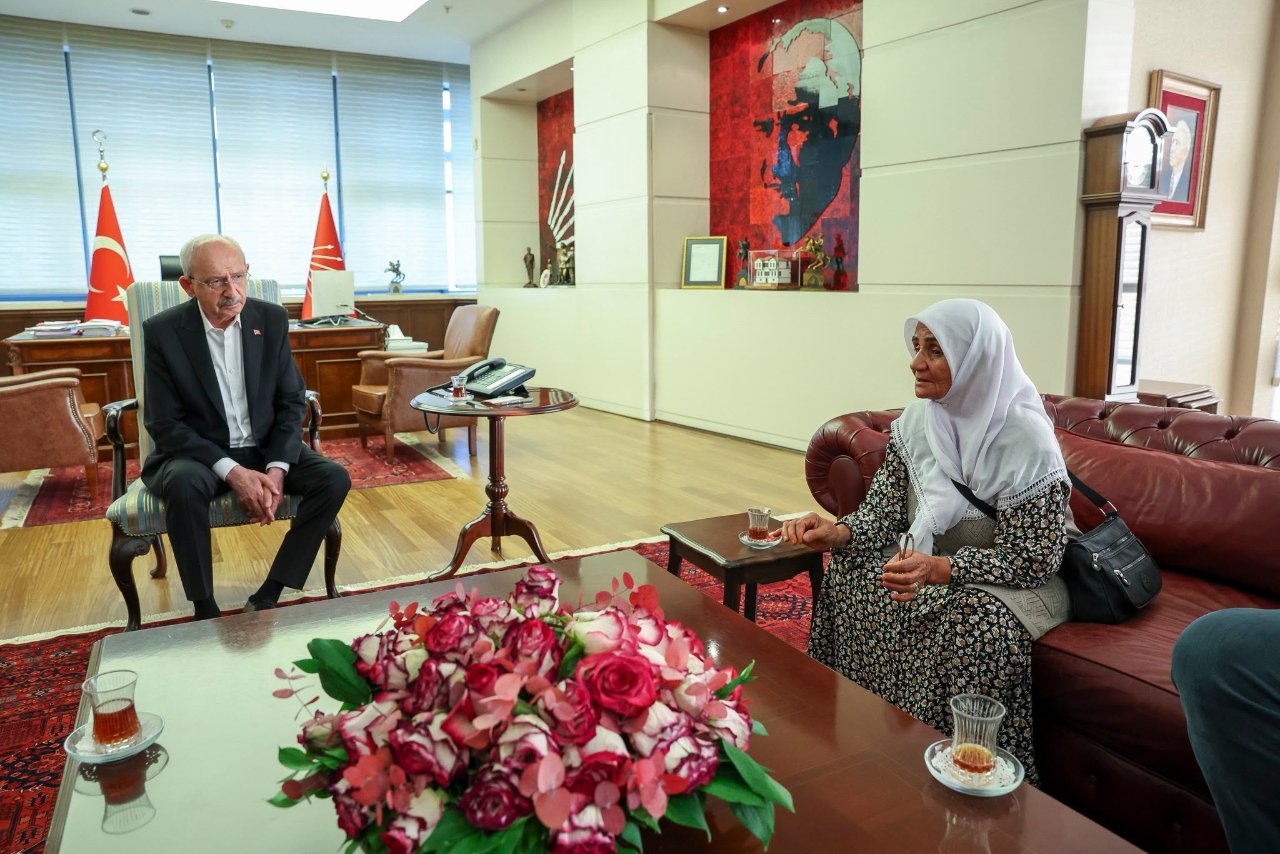 CHP Genel Başkanı Kılıçdaroğlu, Narin Güranın ailesini kabul etti