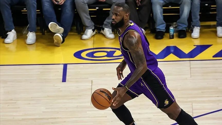 LeBron James, transferi ile ilgili ilk defa konuştu. James, katıldığı bir programda, kararını çok kısa bir zamanda açıklayacağını söyledi.