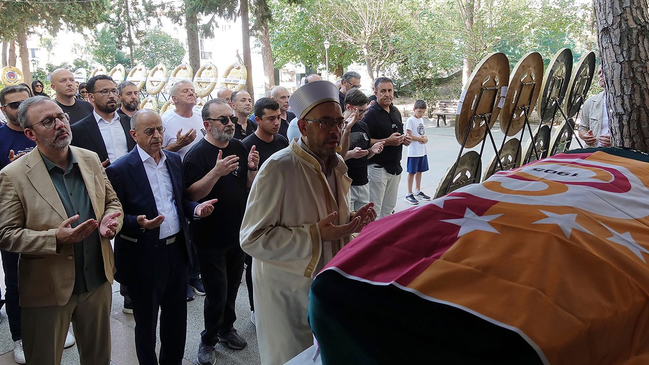 Aziz Üstel son yolculuğuna uğurlandı