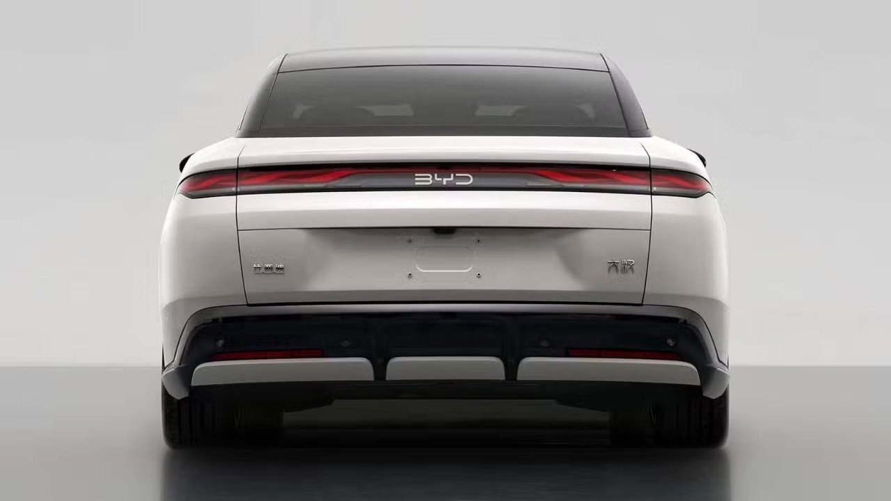 BYD’den Mercedes S-Serisi’ne rakip! 102,3 kWh’lik dev batarya ve 1008 km menzil