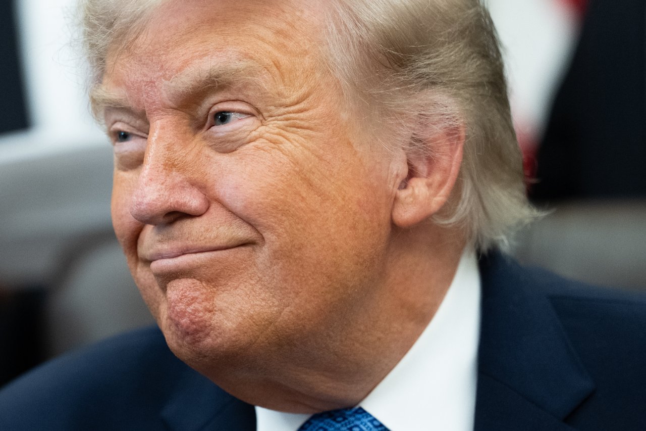 İran lideri Hamaney: Trump'ın imzası değersiz ve geçersiz