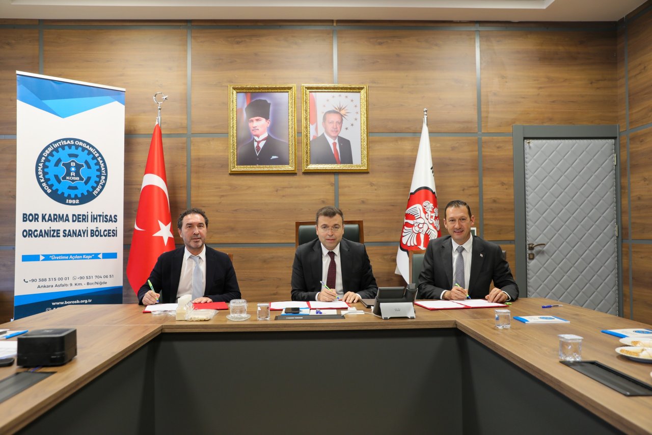 Niğdede 240 milyon dolarlık yatırım için imzalar atıldı! Yüzlerce kişi istihdam edilecek