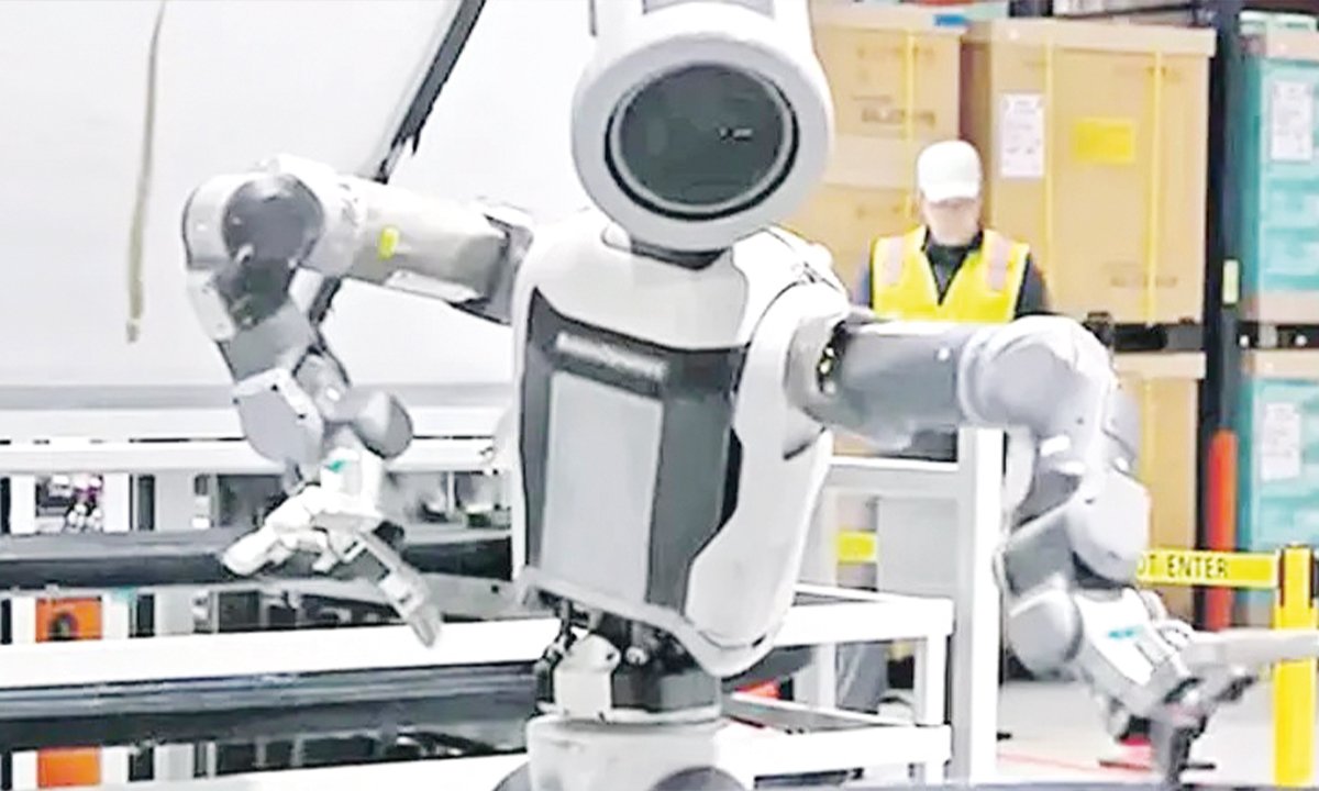 Robot işçiler için greve gidiyorlar