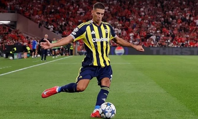 Mert Müldür, 019-2023 yılları arasında Sassuolo'da forma giydi.