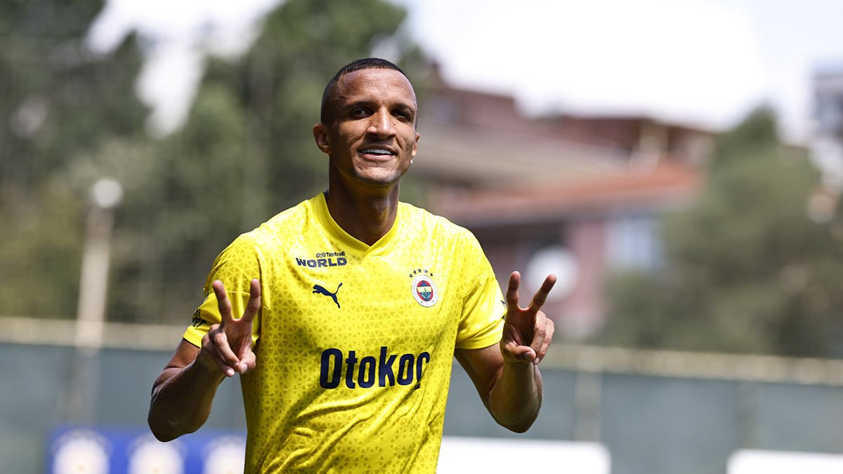 Fenerbahçe'de ayrılık çanları 7 isim için çalıyor