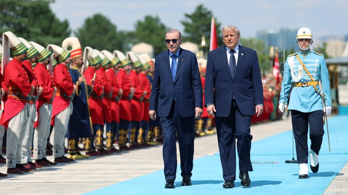 Foreign Policy'den tarihi analiz: Trump pes etti, Ankara'nın açtığı yoldan diğer ülkeler akın ediyor!