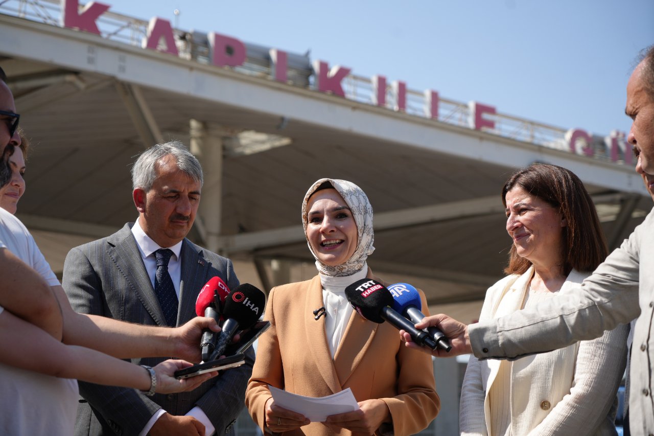 Gurbetçileri Kapıkulede karşıladı! Bakan Göktaş kendi hikayesini anlattı