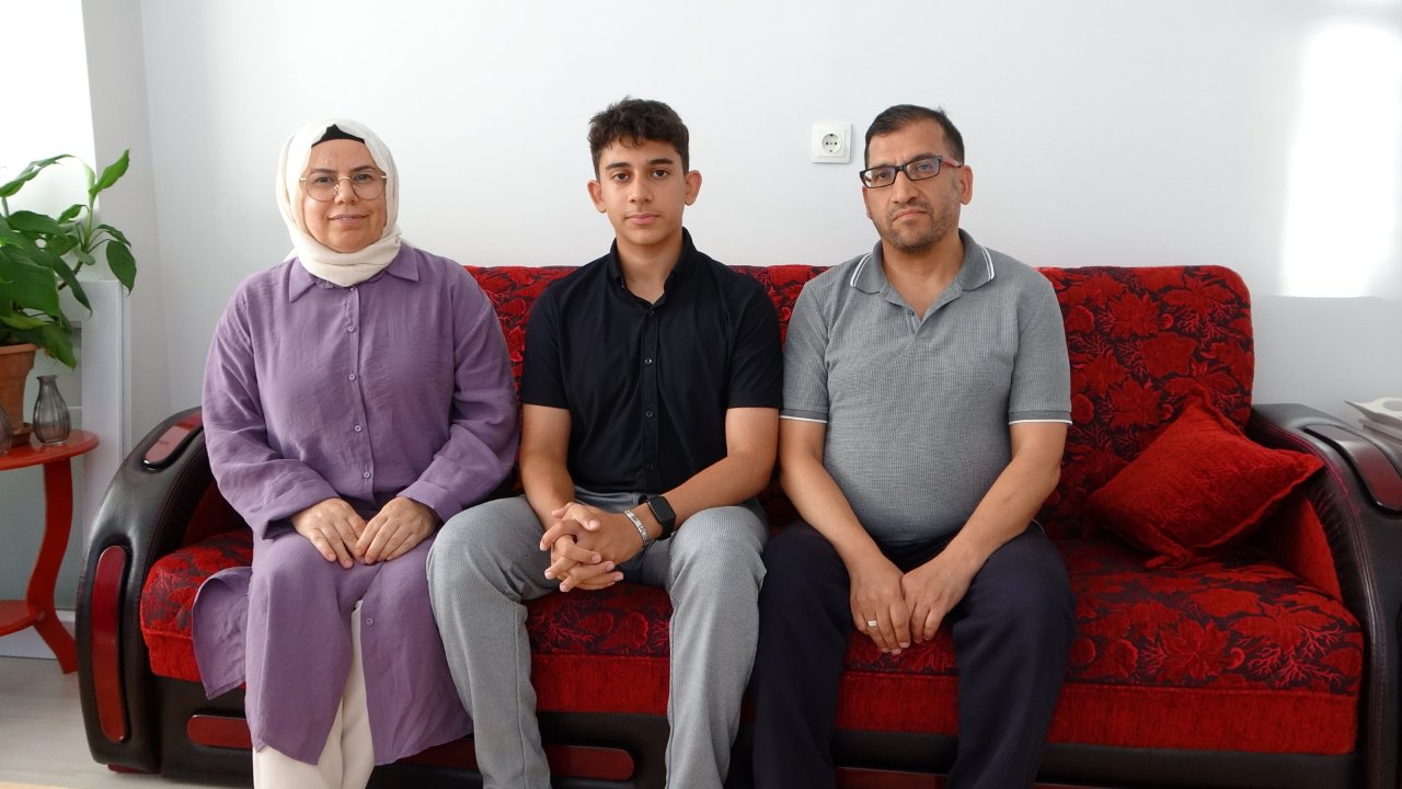 İlk iş akıllı telefonu bıraktı! LGS Türkiye birincisi başarının sırrını tek tek anlattı