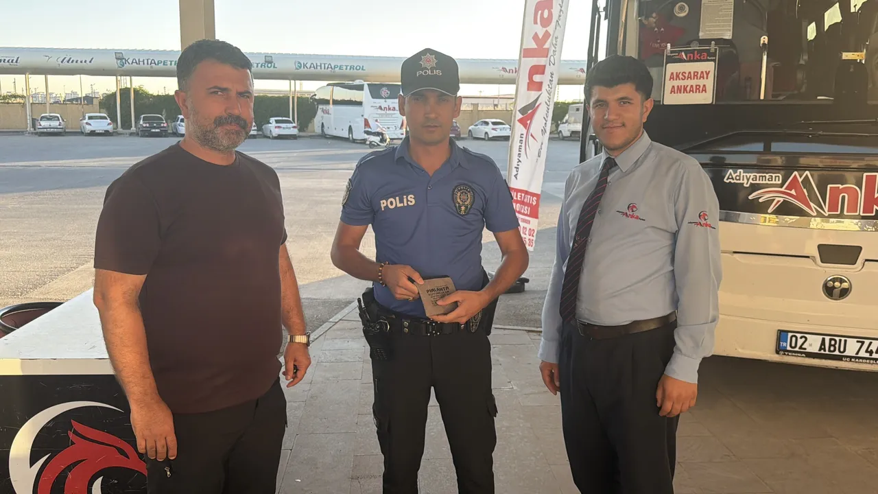 36 tam altını otobüste unuttu! Muavin büyük emaneti teslim etti
