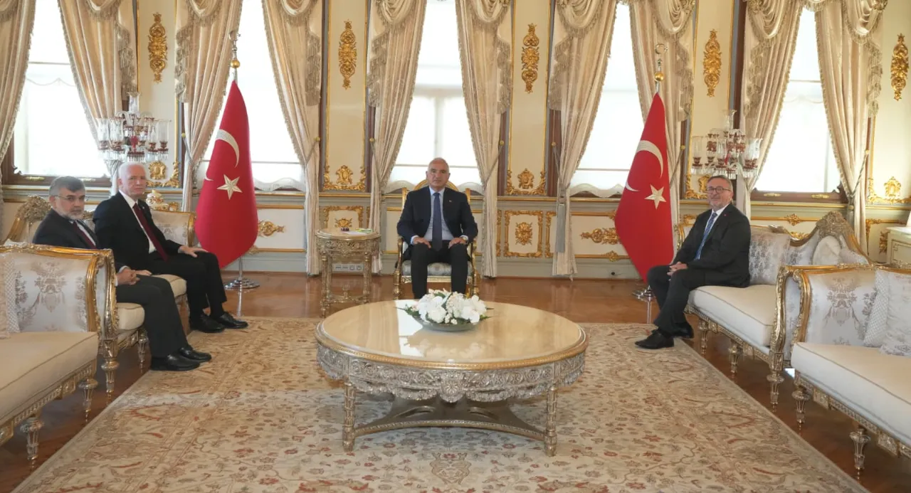 Bakan Ersoy'un gündemi İstanbul'un kültür ve turizm rotası