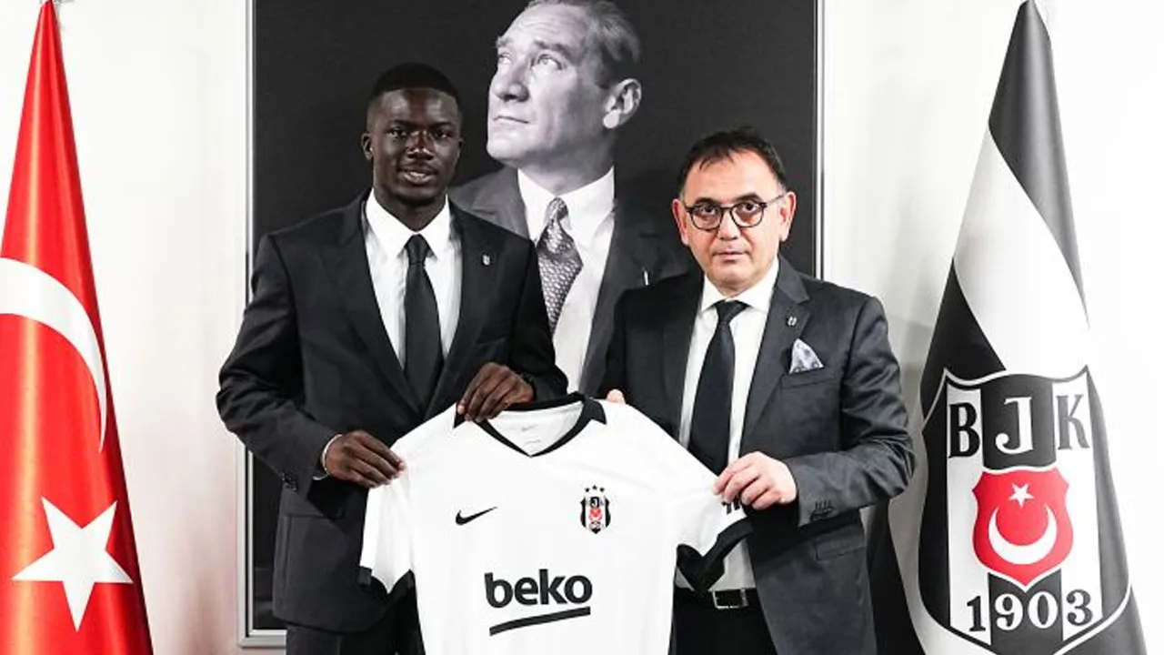Beşiktaş ilk transferini resmiyete kavuşturdu: 4 yıllık sözleşme imzalandı