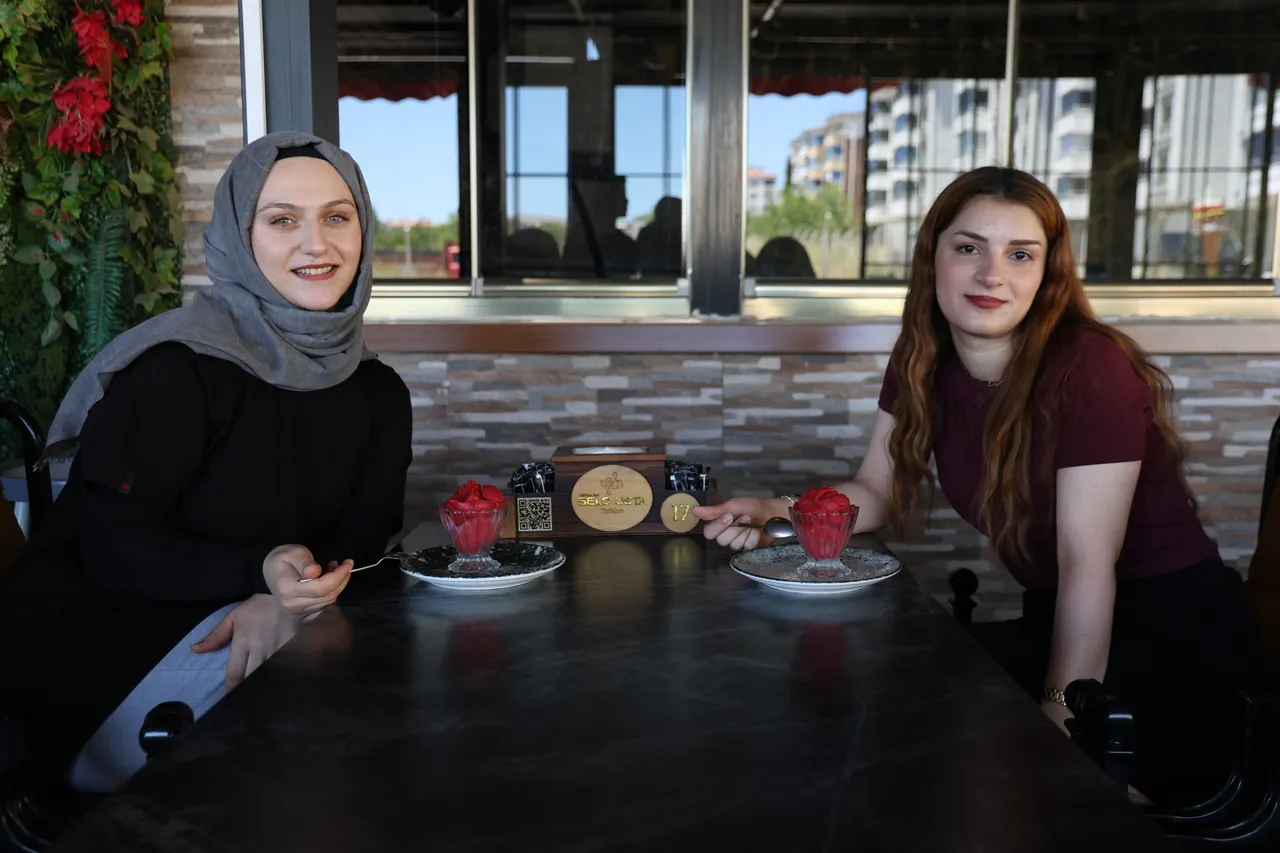 Hiçbir katkı maddesi yok! Kapısında sıra oluyor, kilosu 700 liradan satılıyor