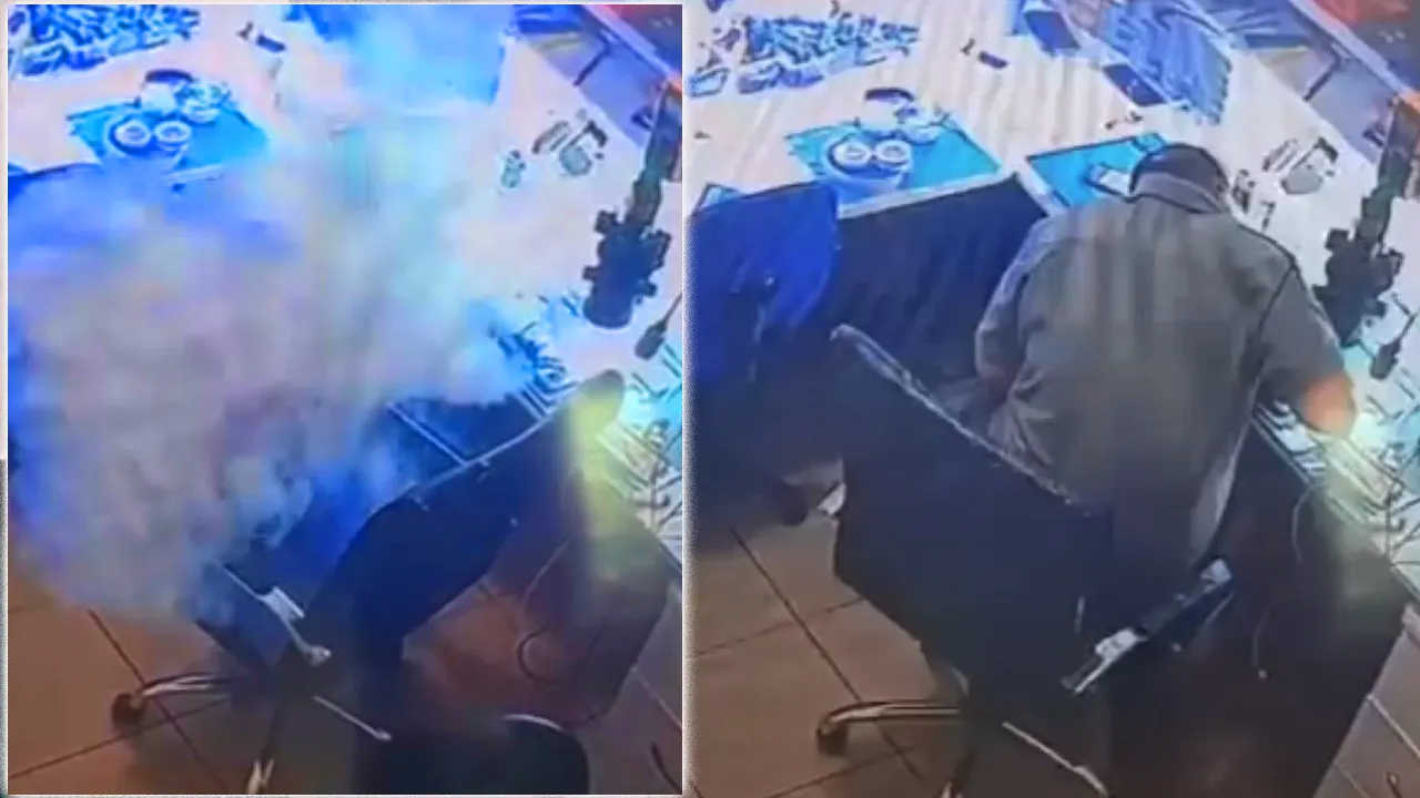 Saniyelerle faciadan döndü! Telefon tamircisinde korku dolu anlar! Batarya alev aldı, her yeri duman sardı 
