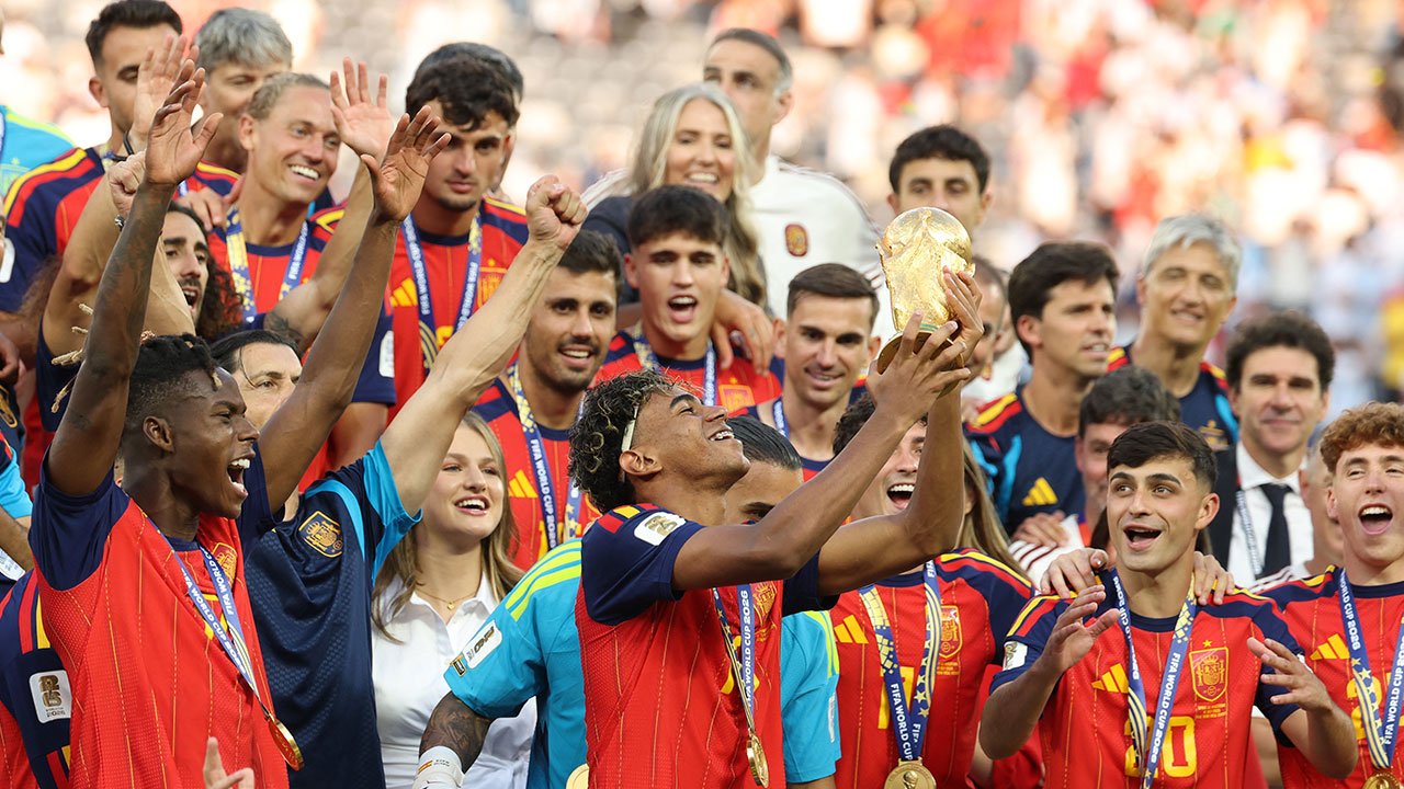 2026 Dünya Kupası İspanya'nın! Yamal tarih yazdı, Messi son finalinden üzgün ayrıldı