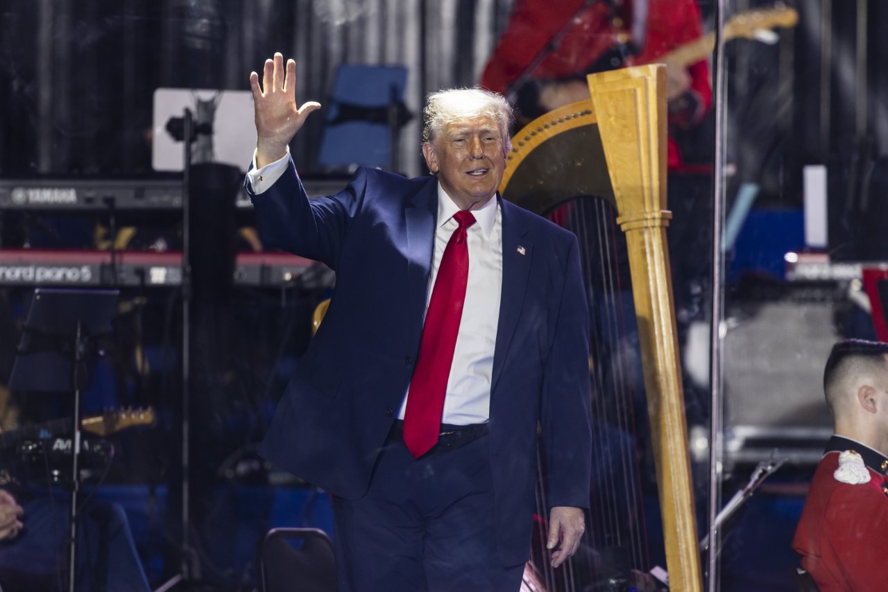 ABD ordusuna emir verdi! Trump: İran her Amerikan askeri öldürdüğünde bedelini ödeyecek