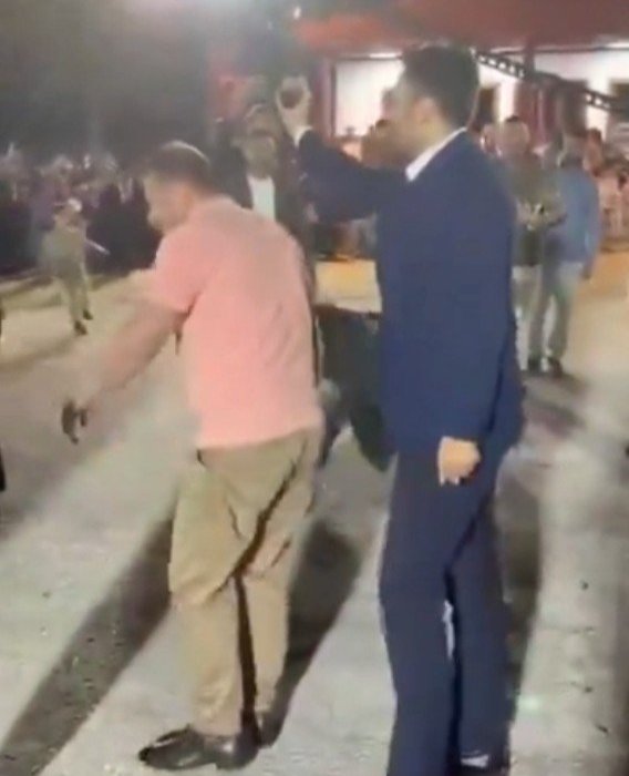 Düğündeki görüntüleri gündem olmuştu! AK Parti Gençlik Kolları Başkanvekili Coşkun Keklik istifa etti