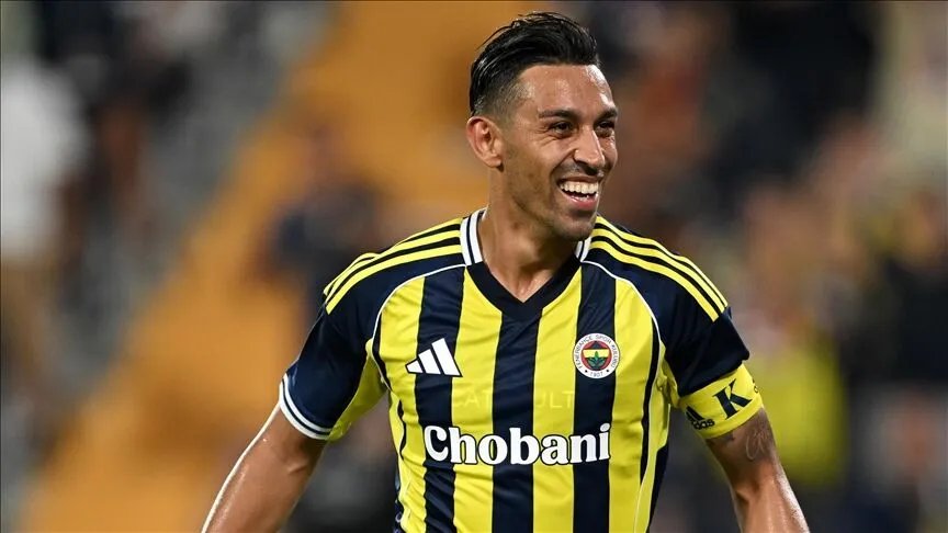 İrfan Can Kahveci, kiralık sözleşmesi tamamlanınca Fenerbahçe'ye döndü.