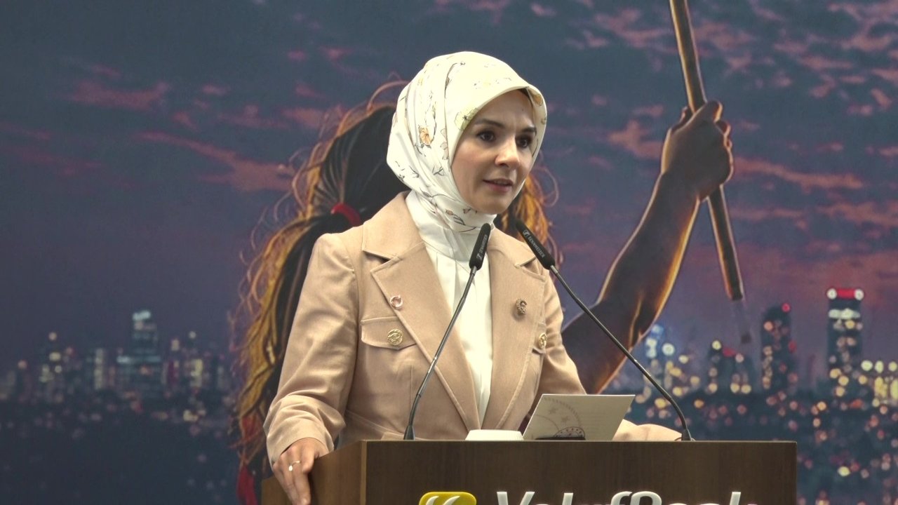 “İrade Bizim, Zafer Bizim” sergisi ziyaretçileriyle buluştu