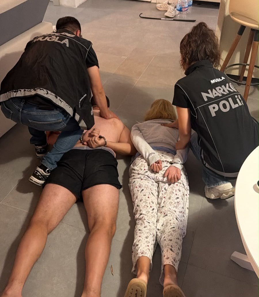 MİT ile Emniyet'ten ortak operasyon! Kırmızı bültenle aranan kişi Muğla'da yakalandı