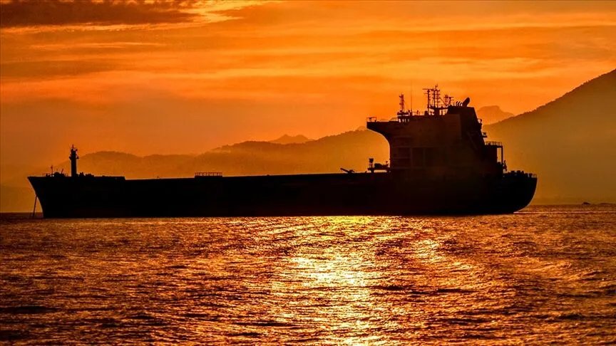 Yunan gemilerine saldırı! Hürmüz Boğazı'nda isabet aldı, yangın çıktı