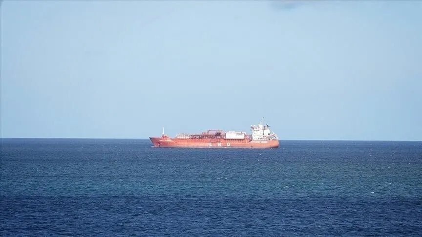 Yunan gemilerine saldırı! Hürmüz Boğazı'nda isabet aldı, yangın çıktı