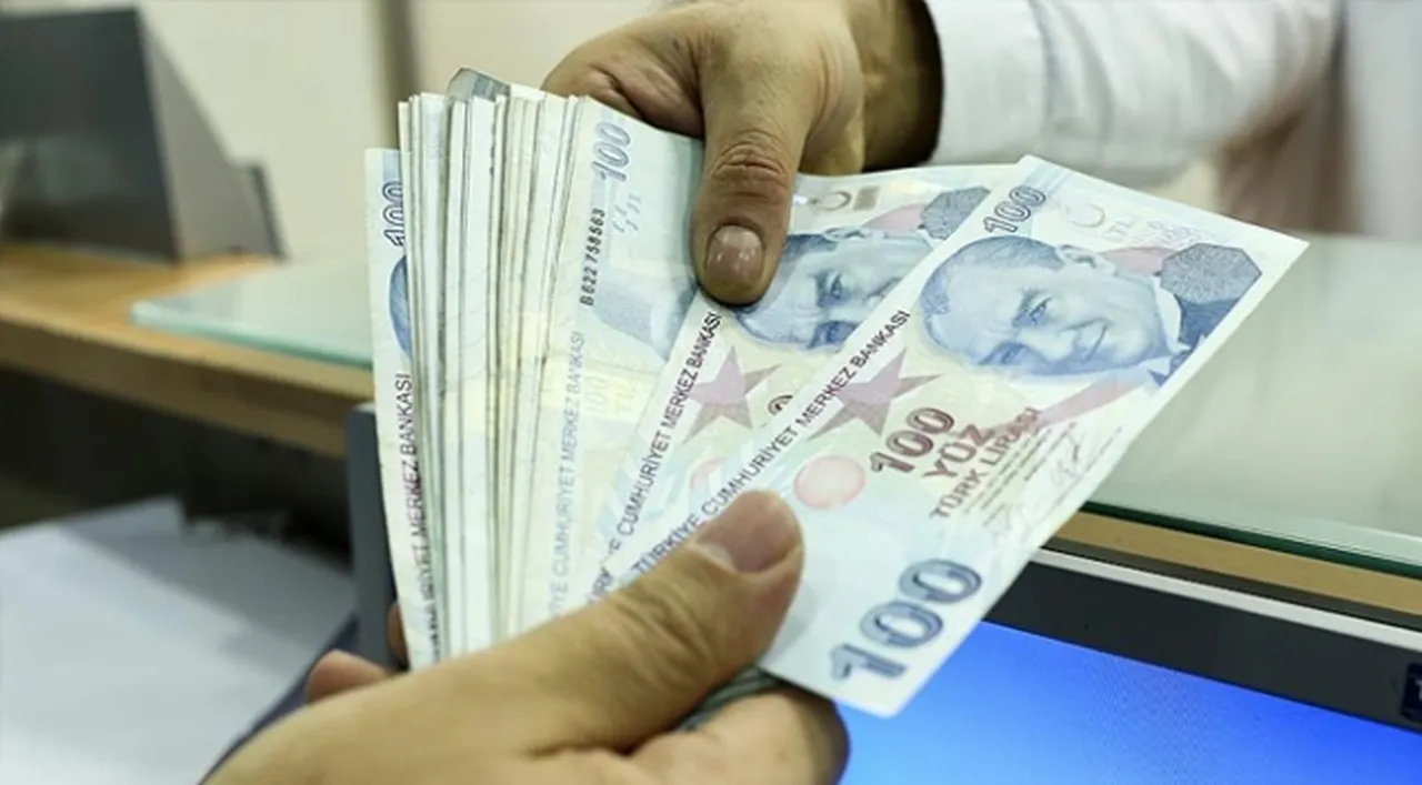 AK Partili Çelik, intibak yasası istedi: Çok prim ödeyen dezavantajlı hâle geldi