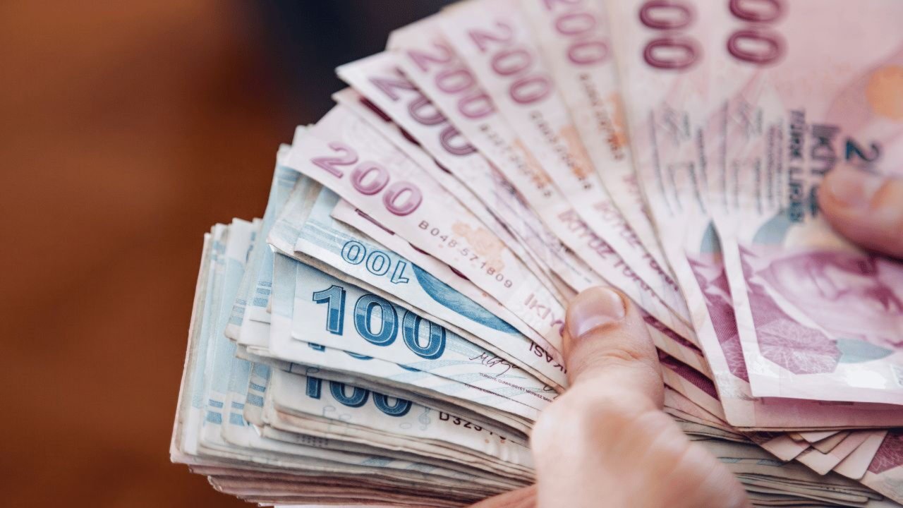 'Bölgesel asgari ücret' modeli mümkün mü? İsa Karakaş kritik noktaya dikkat çekerek uyardı