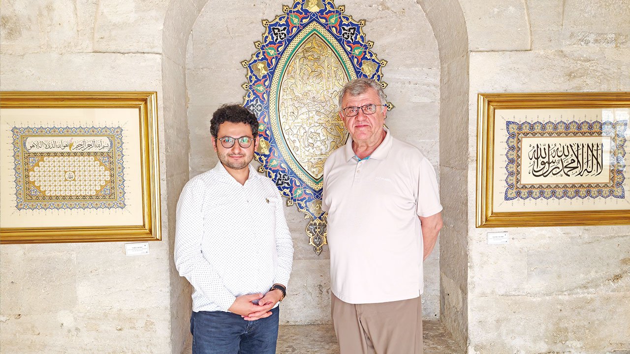 Dini mekanları süsleyen usta nakkaş Semih İrteş: Ömrüm kubbe altlarında geçti