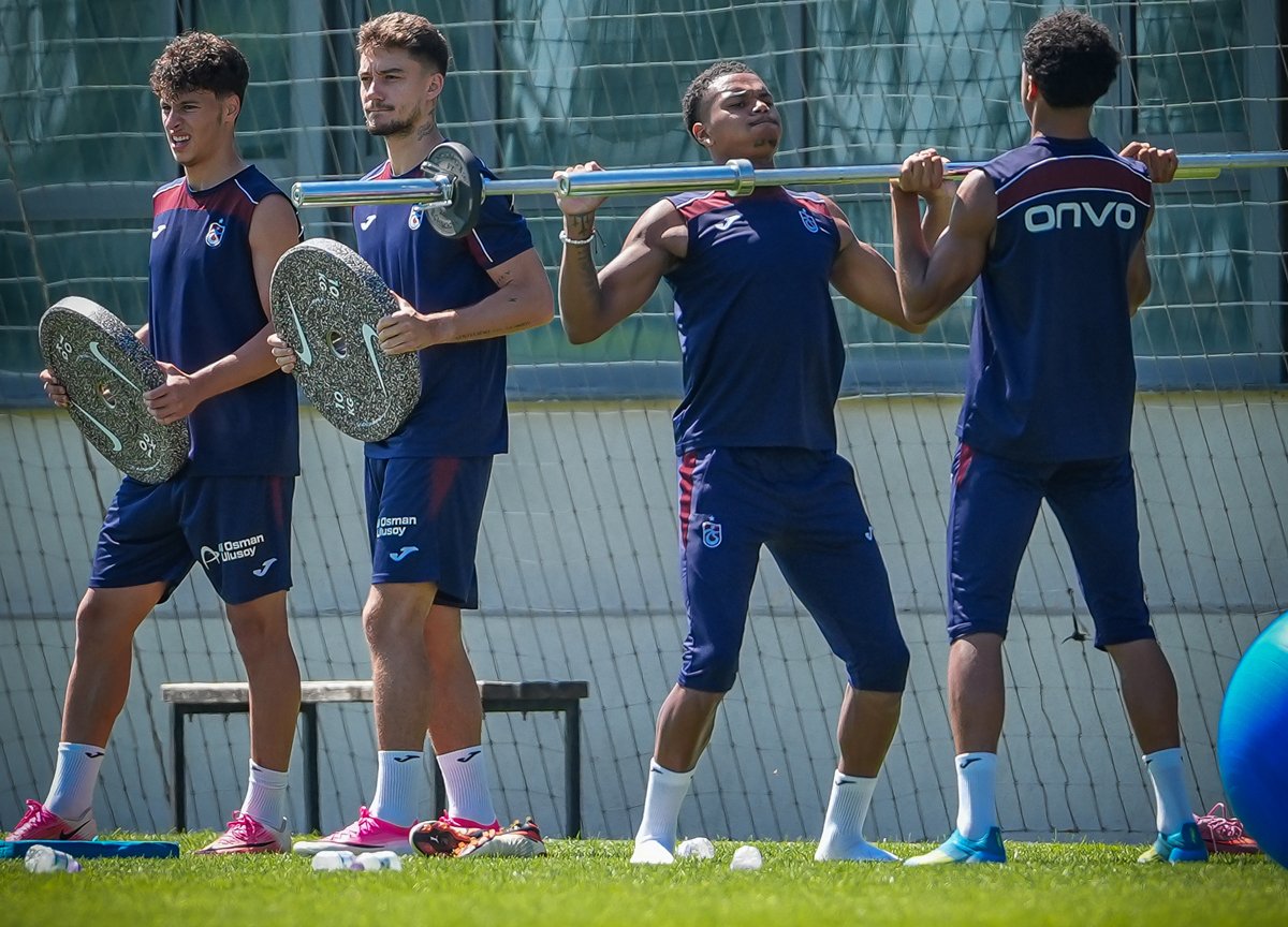 Trabzonspor, sezon hazırlıklarının ilk etabını tamamladı. Trabzonspor, 2 günlük iznin ardından çalışmalarını 23 Temmuz'da gideceği Avusturya'nın Schladming Kasabasında sürdürecek.