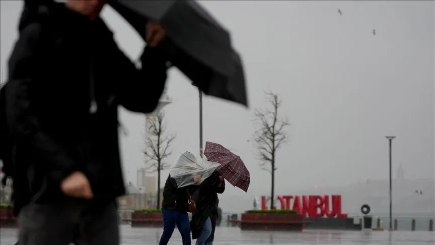AKOM ve Meteoroloji’den peş peşe uyarı! Harita kırmızıya döndü, sıcaklık 10 derece birden düşecek: Sağanak gitmeden geri döndü