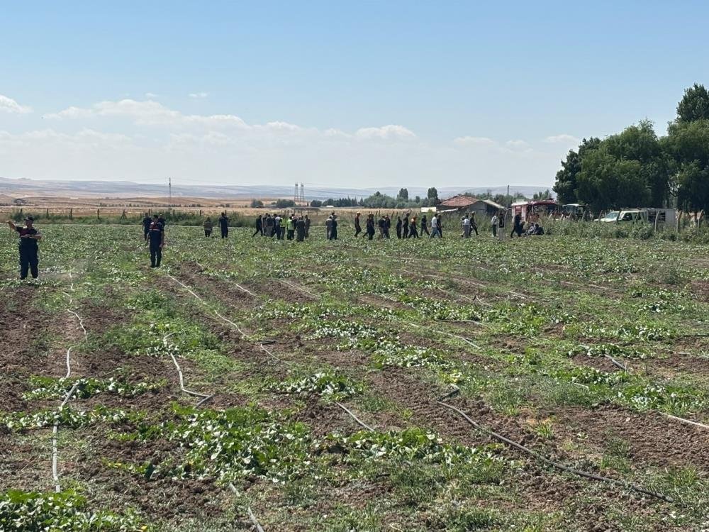Ankara Sincan'da TUSAŞ'a ait eğitim helikopteri düştü!