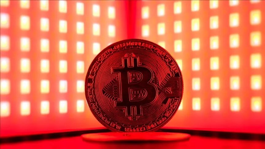 Bitcoin mayıstan bu yana en yüksek seviyesinde! Analistler 70 bin doları işaret etti
