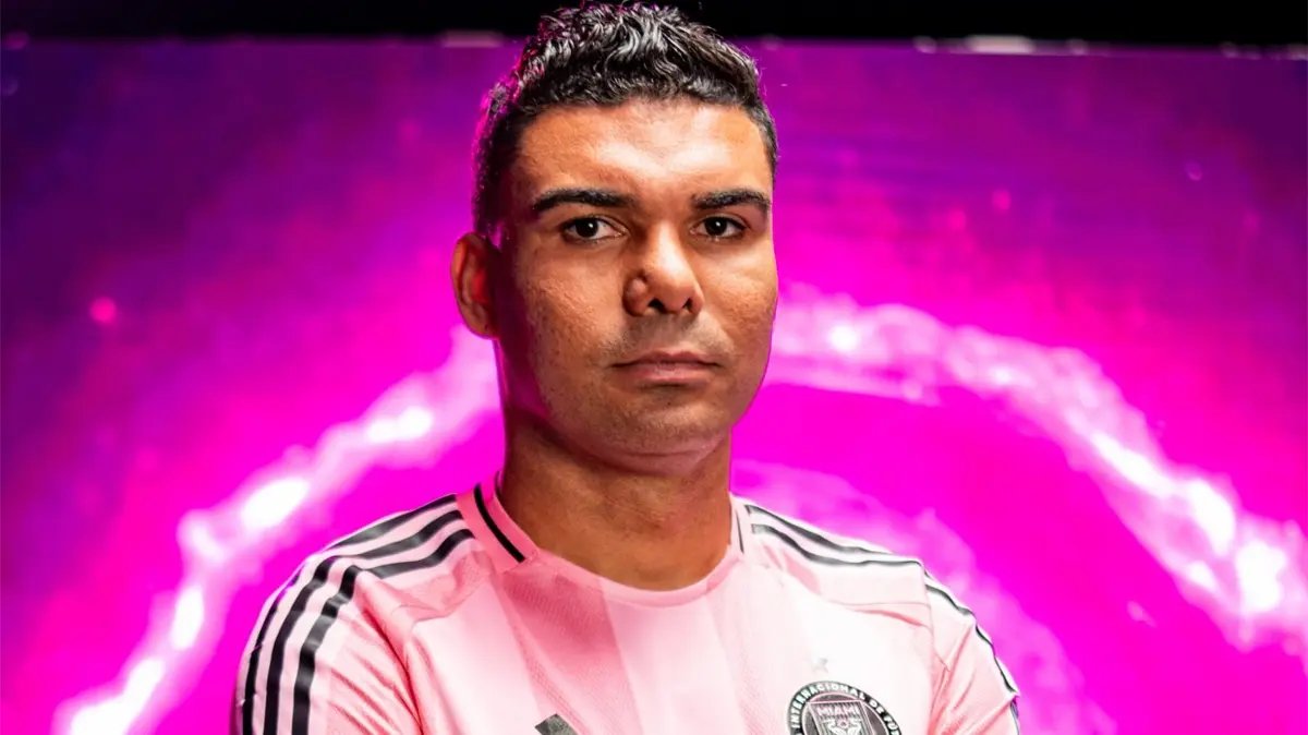 Casemiro sürprizi! Yıldız oyuncunun transferi resmen açıklandı