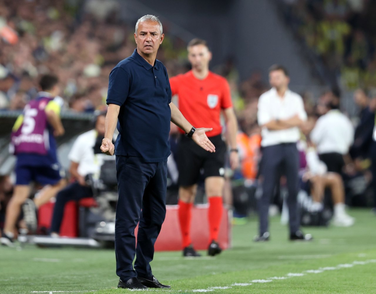 Fenerbahçe Teknik Direktörü İsmail Kartal