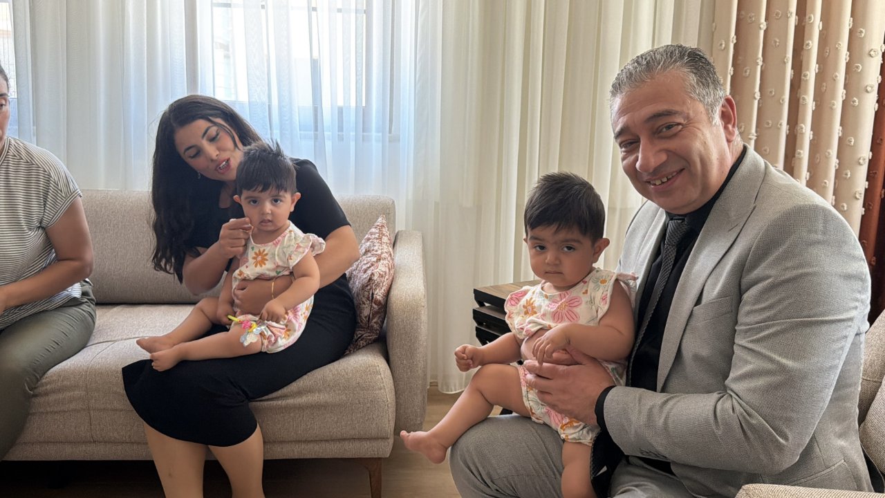 İkizler doğunca 150 bin TLlik borç hibe oldu! Kısmetleriyle geldiler