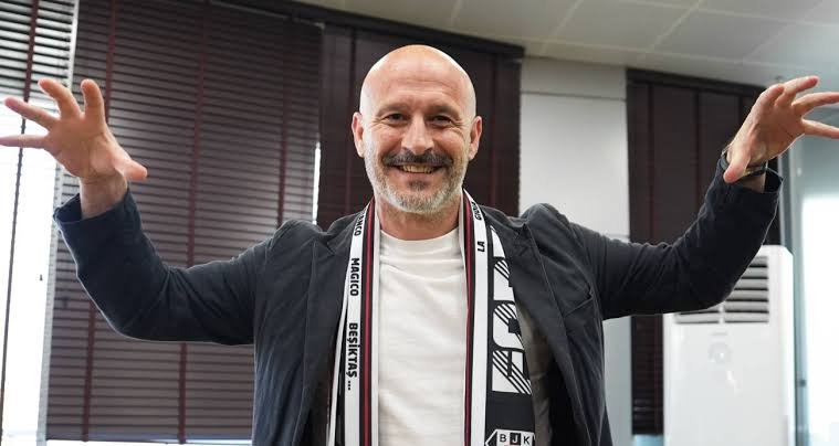 Beşiktaş, İtalyan teknik direktör Vincenzo Italiano ile 2 yıllık sözleşme imzaladı.