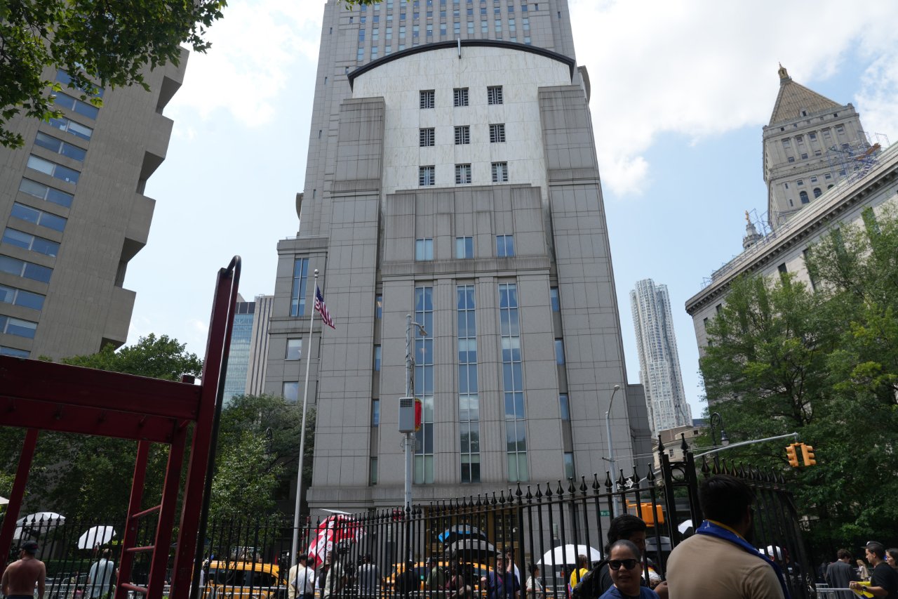 Maduro ve eşi, New York'ta hakim karşısına çıktı! Yargılama haziran ayında başlayacak