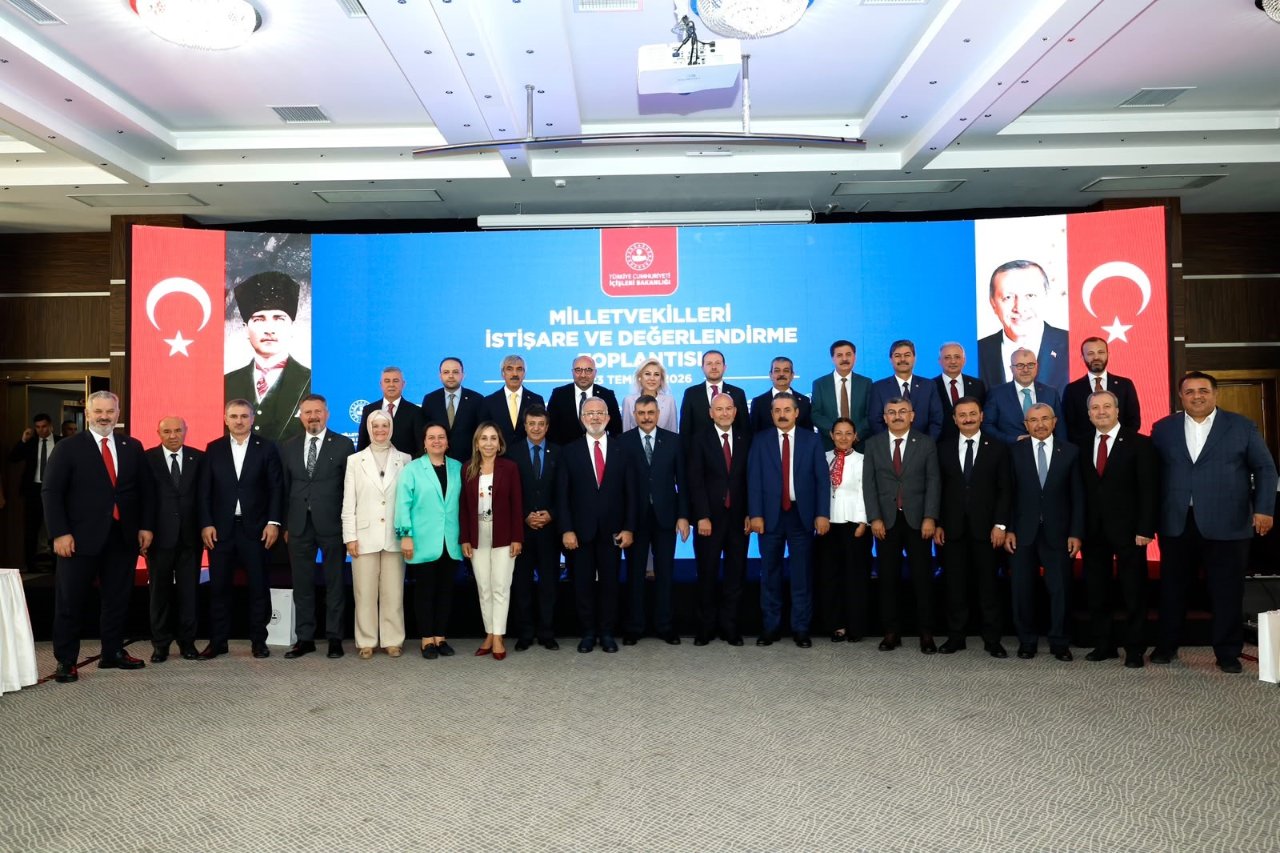 ‘AHBAP rezaleti ortaya koydu’ dedi, resmi kurumlara güvene dikkat çekti! Bakan Mustafa Çiftçi kalem kalem açıkladı! Ne kadar bağış toplandı?