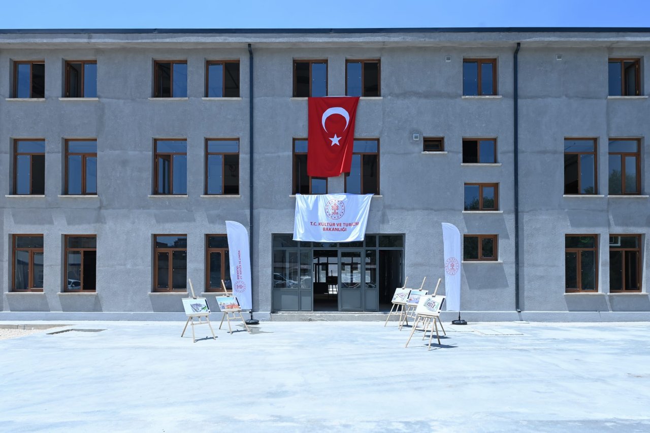 Bakan Ersoydan demokrasi vurgusu! Diyarbakır Cezaevi Kültür ve Sanat Adası oluyor