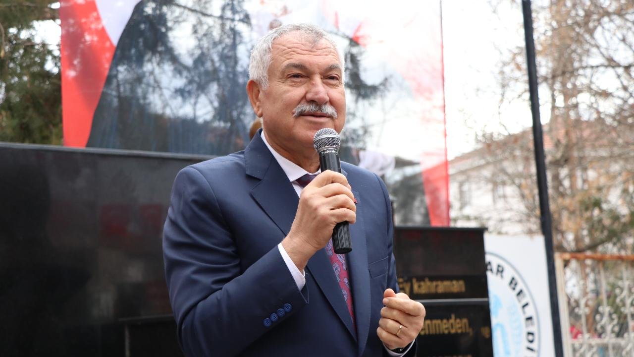 Başkan ve abilerden Özel'e soğuk duş! Yeni partiyi açıkladı ancak umduğu desteği bulamayabilir