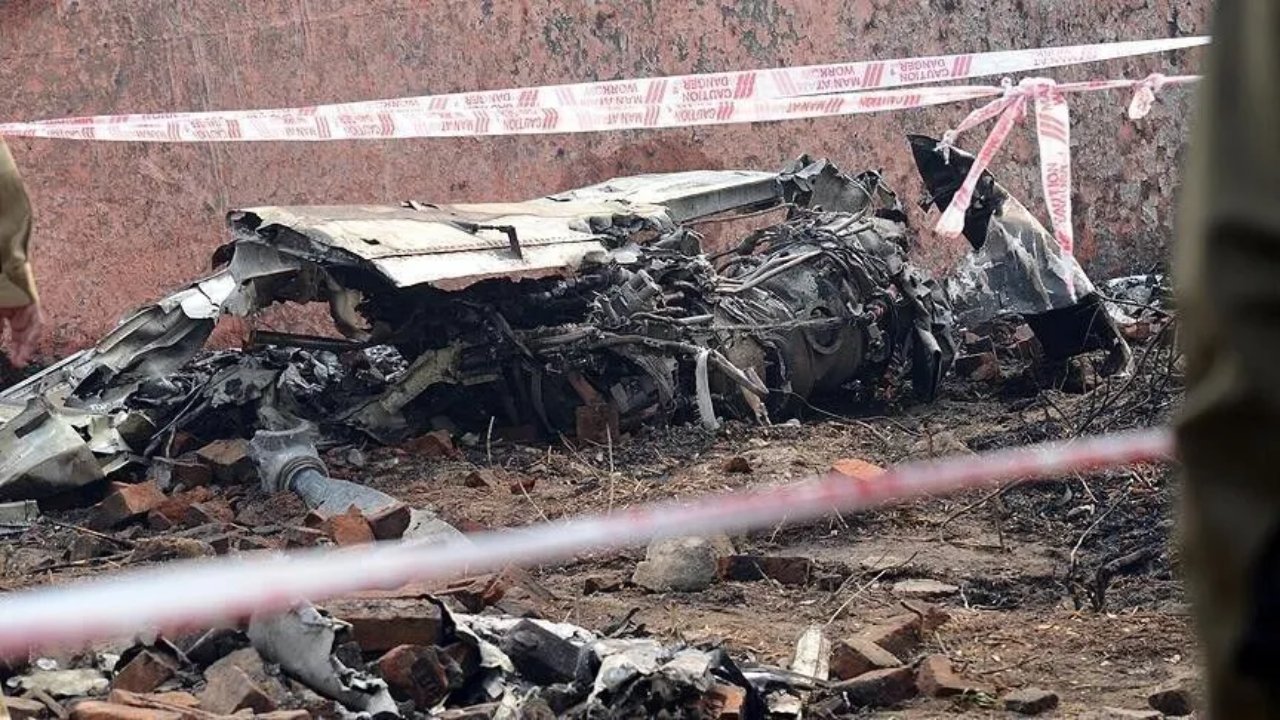 Eğitim uçuşunda kaza! Savaş uçağı Moskova yakınlarında düştü