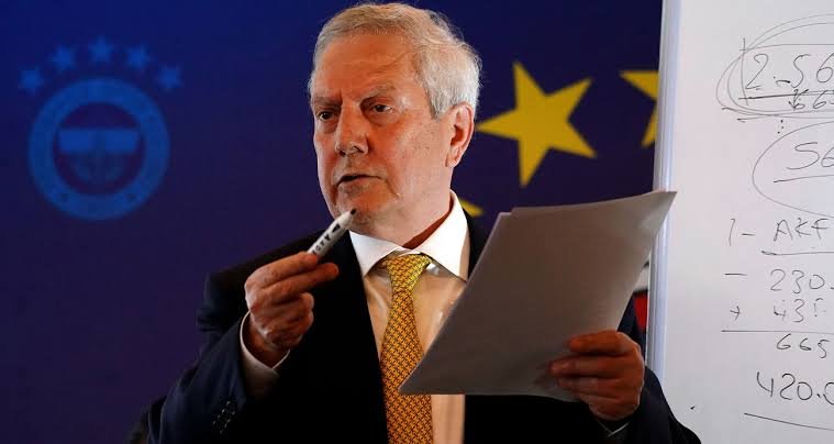 Aziz Yıldırım, 7 Haziran'da gerçekleştirilen olağanüstü kongreyi kazanıp, başkanlık koltuğuna oturdu.