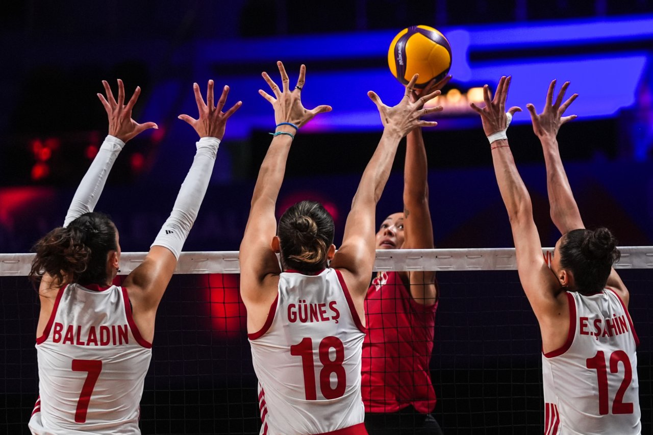 Filenin Sultanları yarı final rakibi kim oldu? Türkiye VNLde yarı finalde!