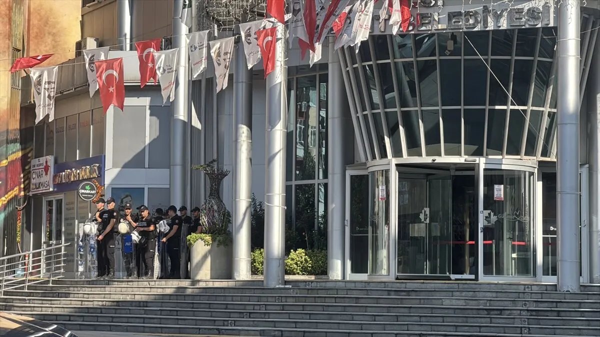 İzmit Belediyesi soruşturmasında 21 isme tutuklama talebi! Belediye Başkanı Hürriyet ve kocası da aralarında