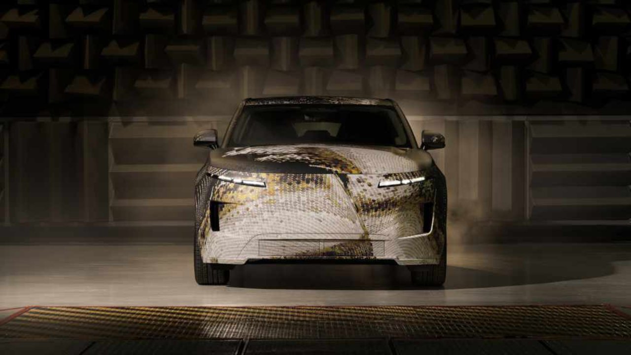 Range Rover ailesine yeni üye geliyor: Tam elektrikli Range Rover GT görücüye çıktı