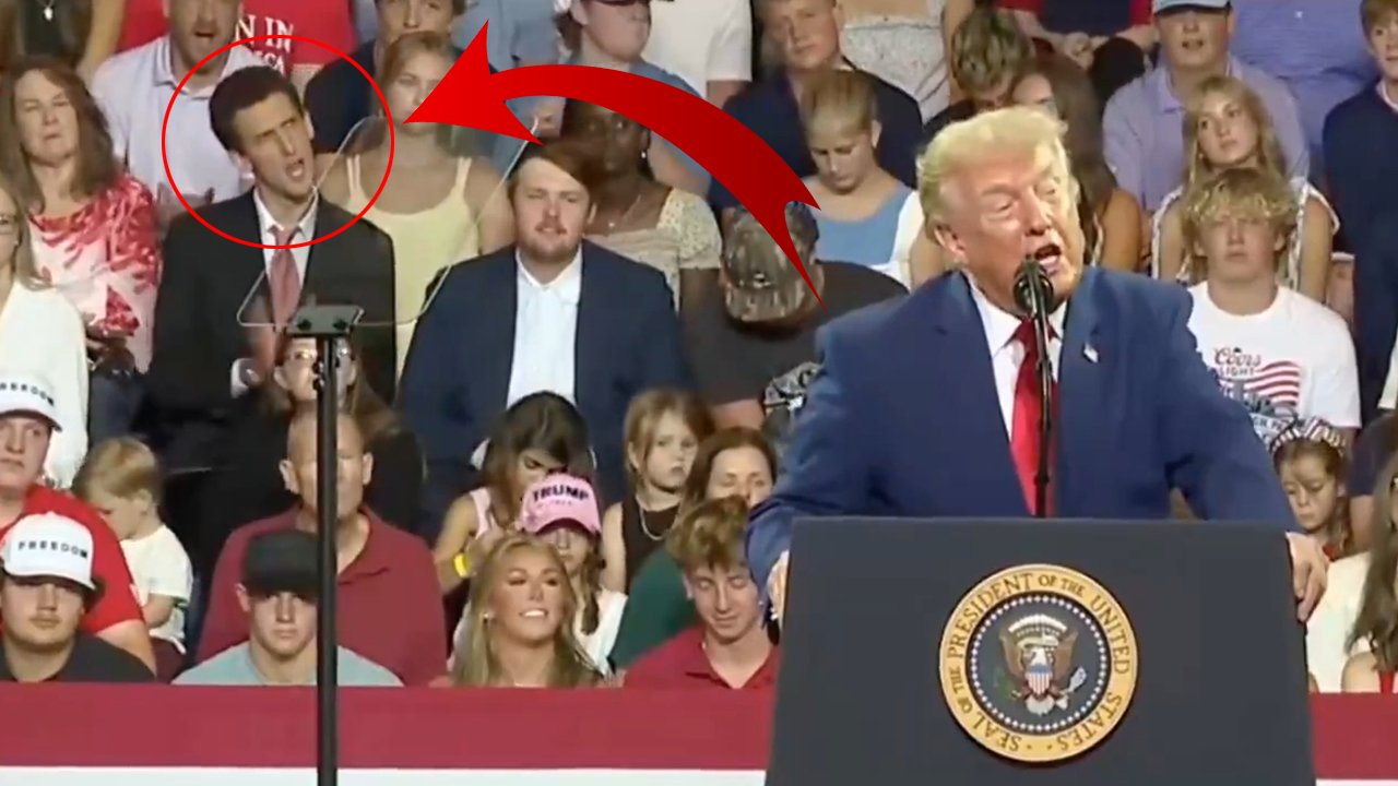 Trump konuşurken ilginç anlar! Seyircinin yaptığı hareketler gündem oldu