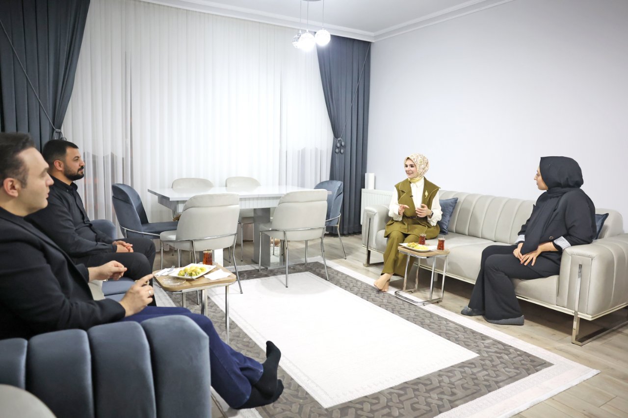 Bakan Göktaş: Evlilik yolculuğuna çıkan her gencin destekçisiyiz