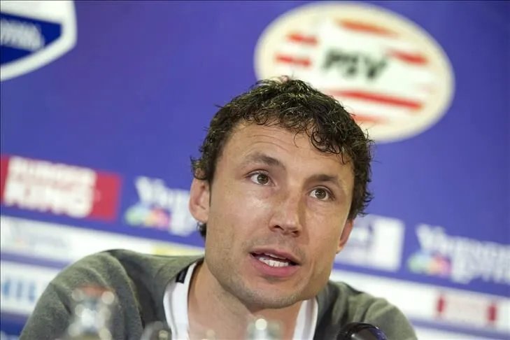 Mark van Bommel, futbolculuk kariyerinde Fortuna Sittard, PSV, Barcelona, Bayern Münih ve Milan'da top koşturdu.